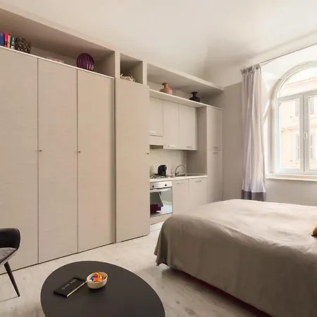 Apt.prati L.t. Apartment *